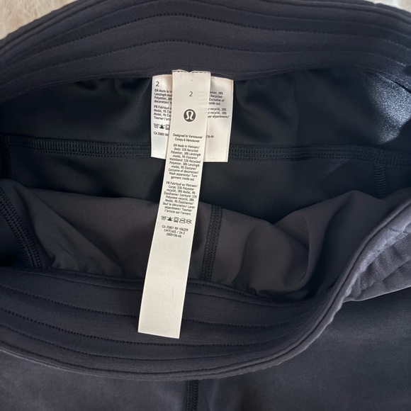 Lululemon Softstreme High-Rise Short 4" - Picture 4 of 4